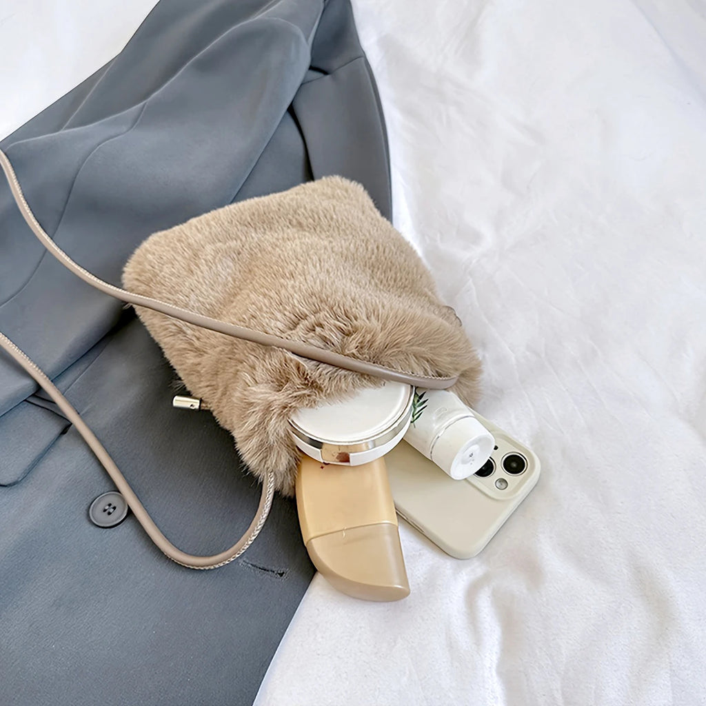 Women Handbags Fashion Plush Shoulder Bags Large Capacity Crossbody Bags for Women Phone Purse Small Flap For Autumn and Winter